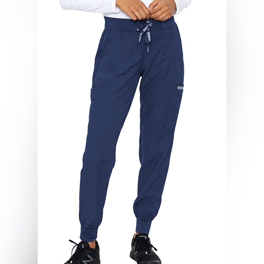 Med Couture Insight Women’s 6-Pocket Cargo Knit Waist Drawstring Jogger